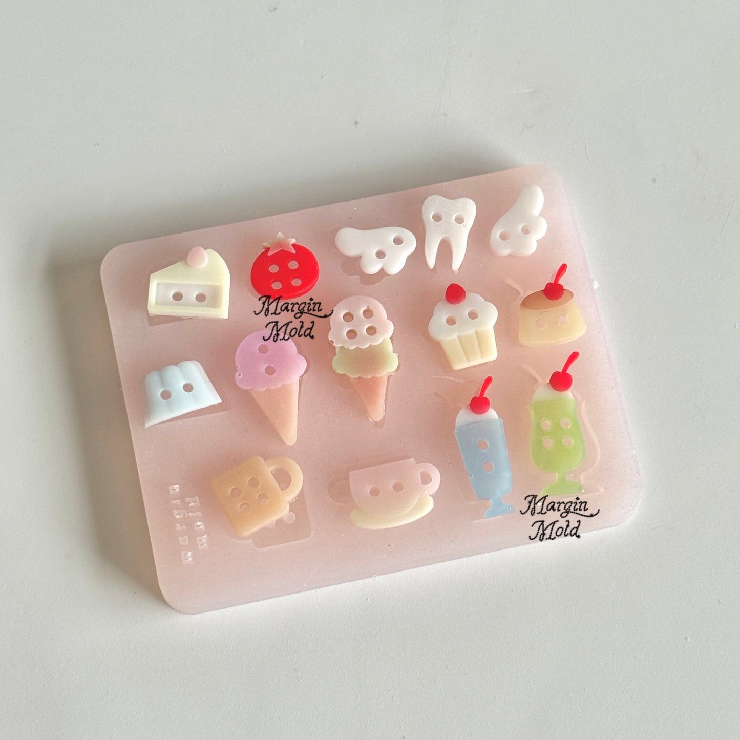 b114 bits mold sweet tooth button mold, 3d print, matte