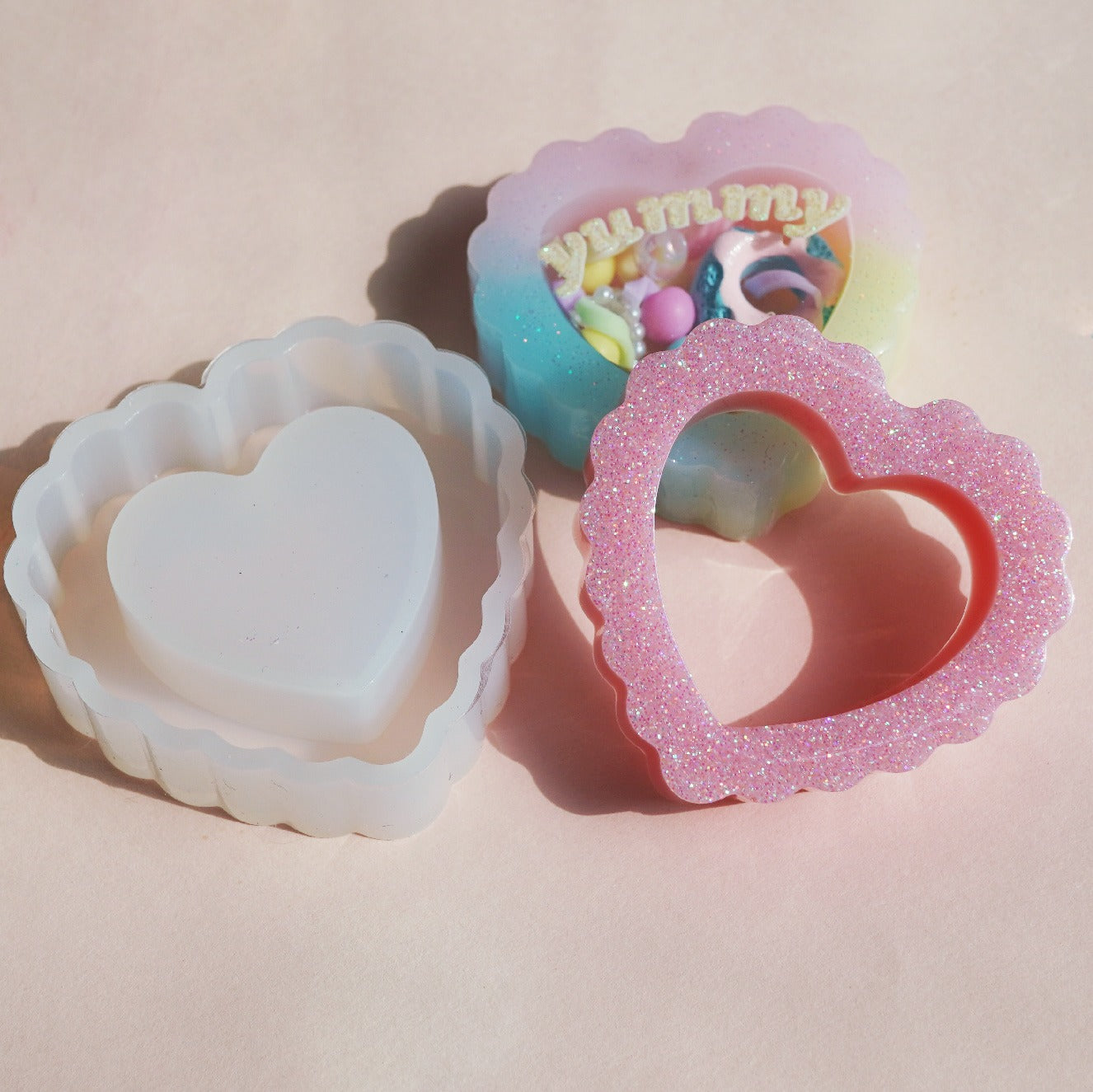 MF02 Mani Land scalloped heart shaker mold