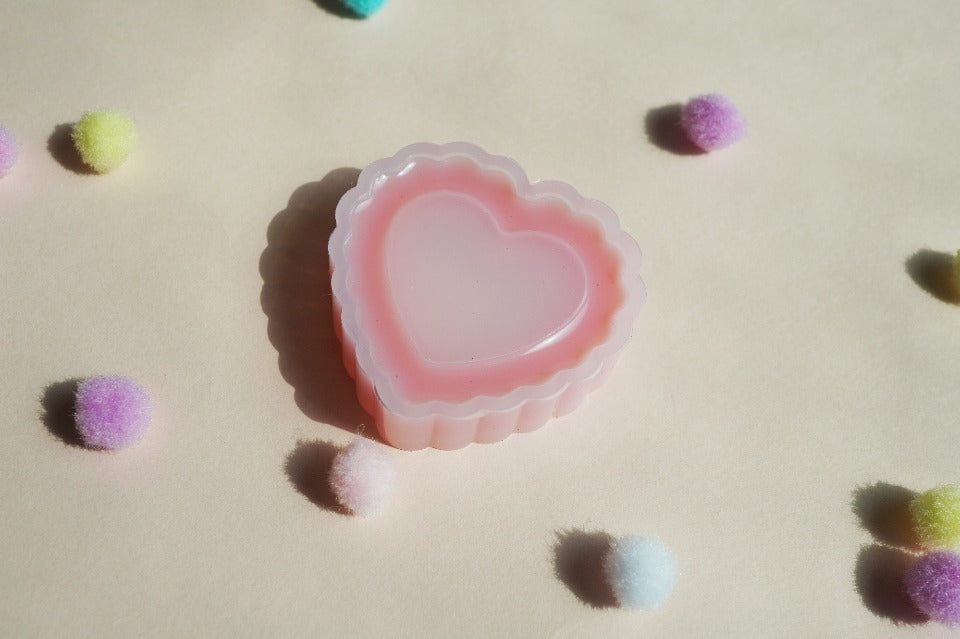 MF02 Mani Land scalloped heart shaker mold