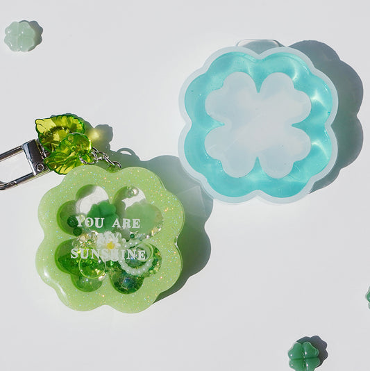 MF01 Mani Land clover shaker mold