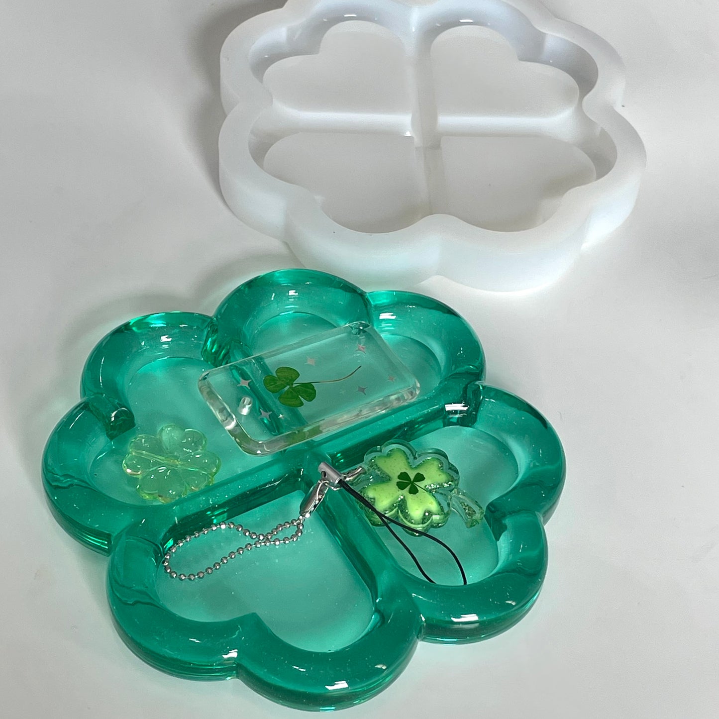 F023 clover tray mold