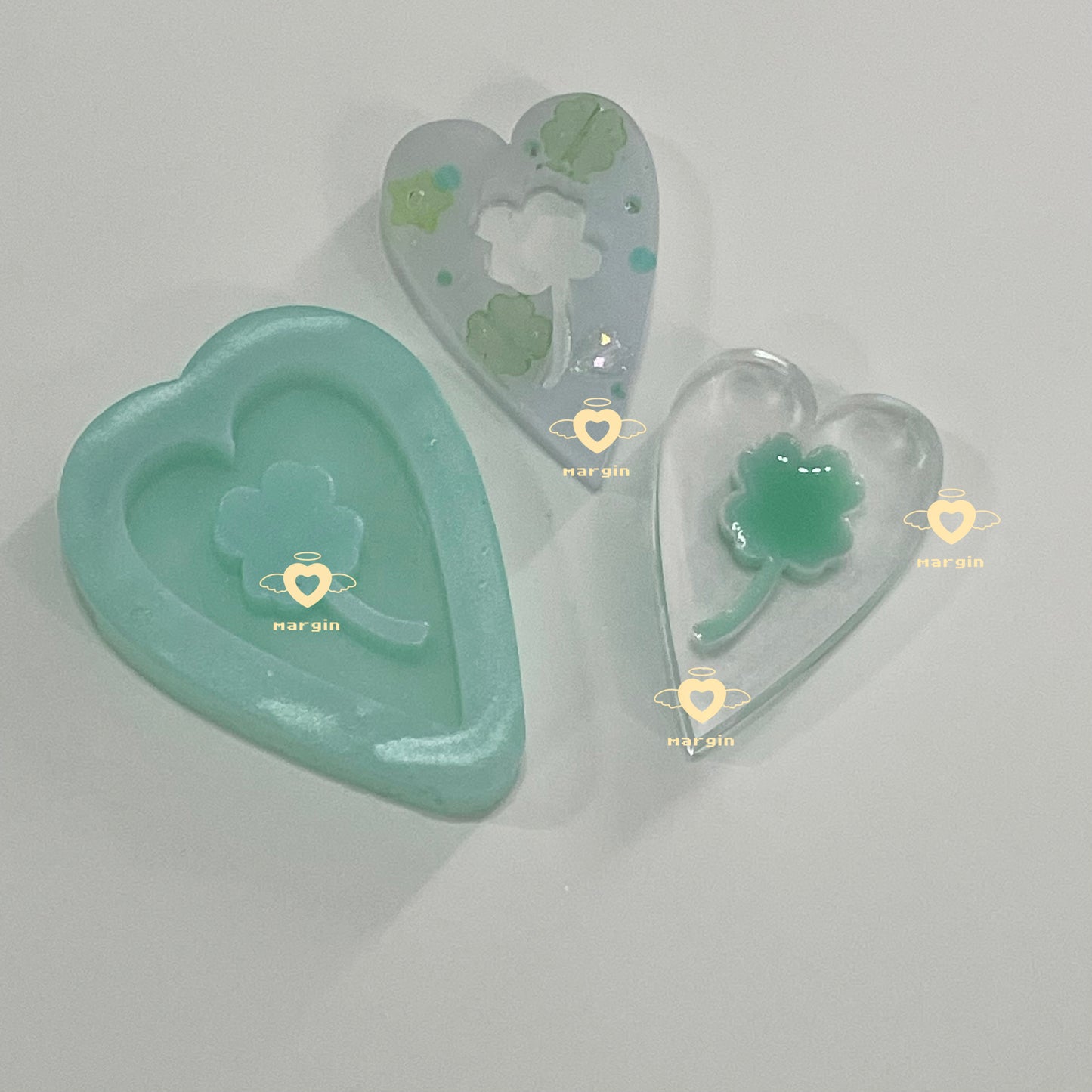 SK227 clover heart shaker mold, backed, acrylic, shiny