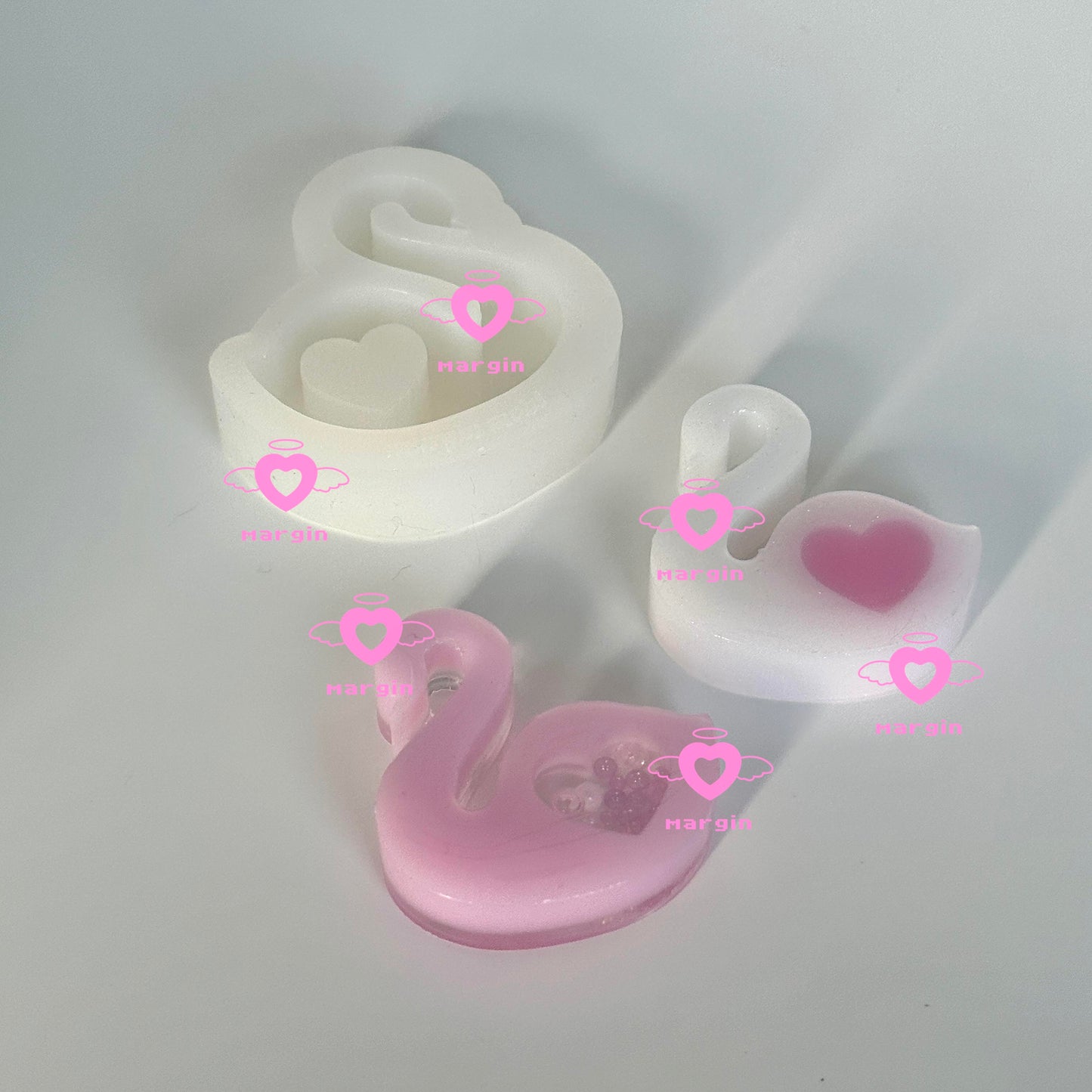 SK079 swan heart shaker mold, backed, acrylic, shiny