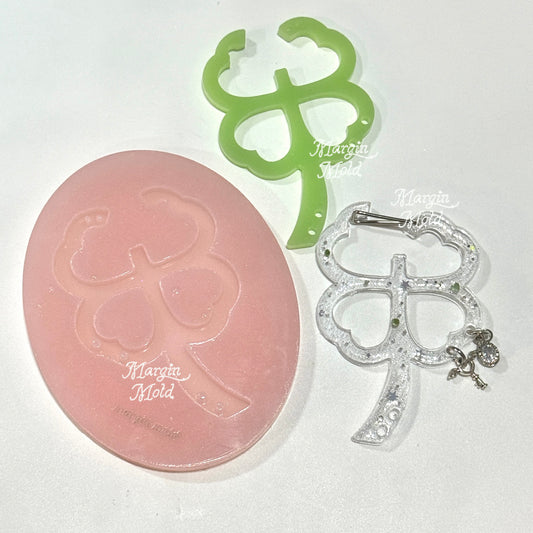 c016 carabiner mold four leaf clover with keyring holes, acrylic, shiny