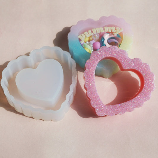 MF02 Mani Land scalloped heart shaker mold