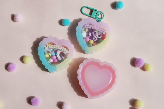 MF02 Mani Land scalloped heart shaker mold